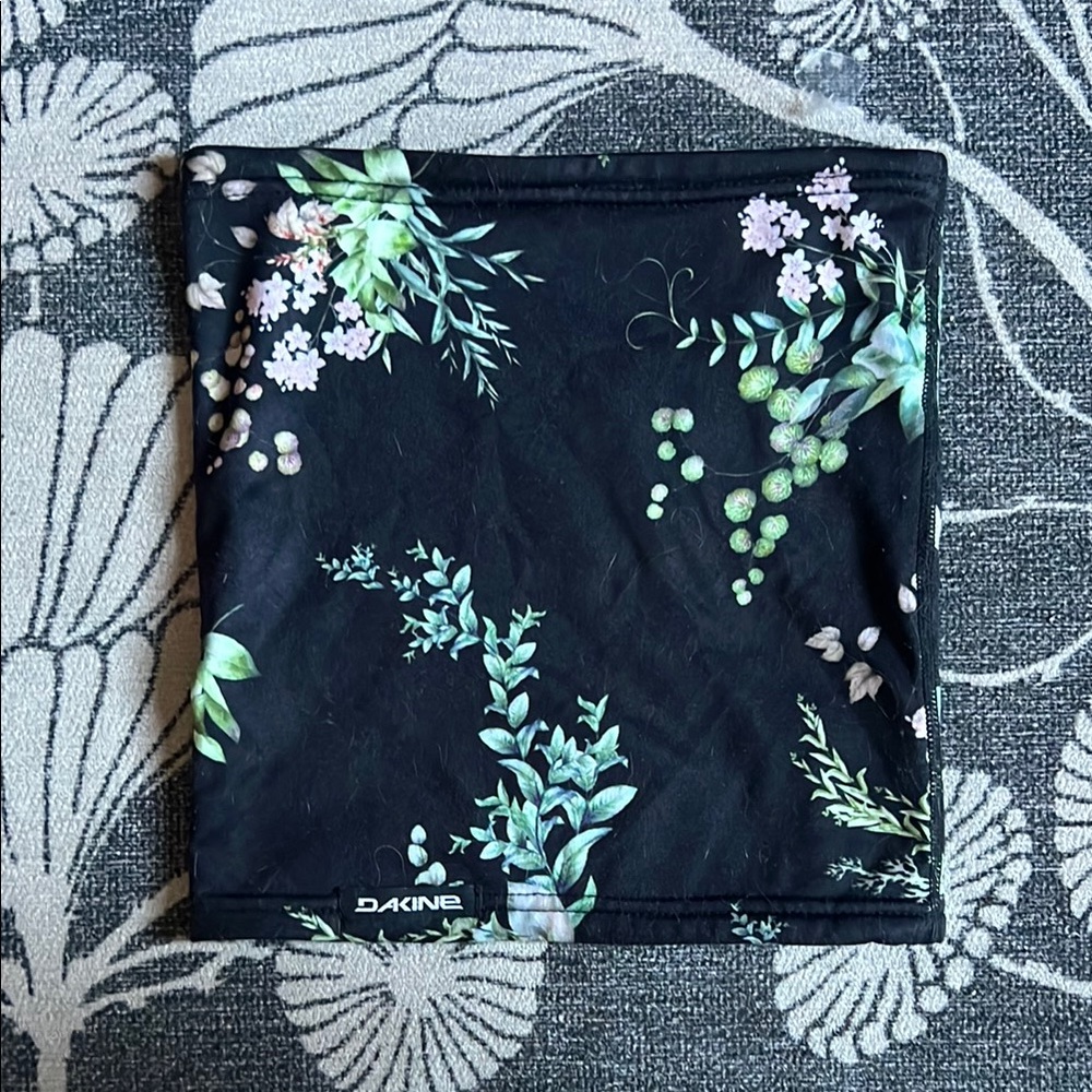 Dakine Black Floral Neck Gaiter